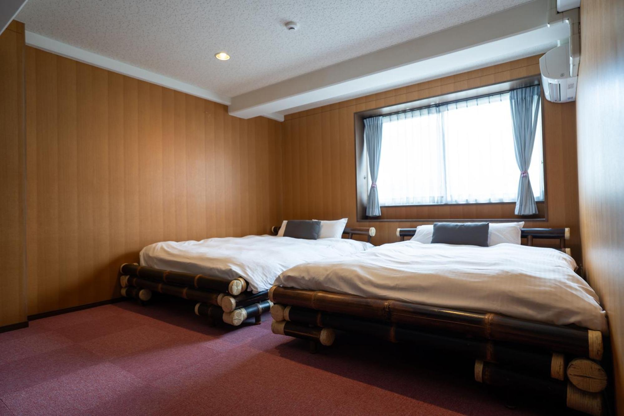 Royal Hotel Йомитан Экстерьер фото