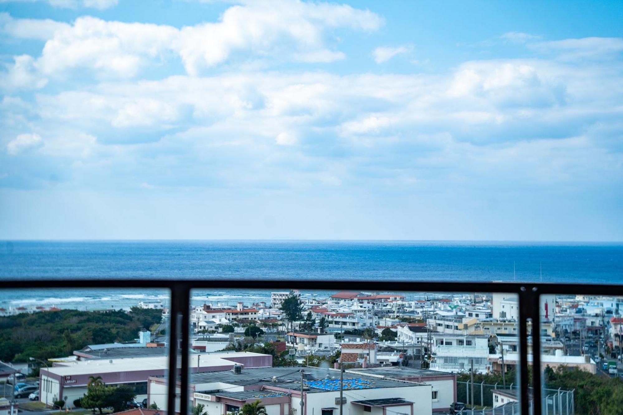 Royal Hotel Йомитан Экстерьер фото